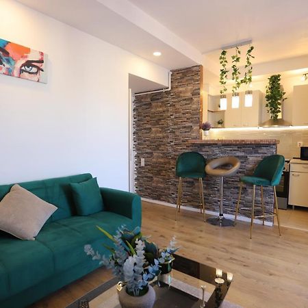 Apartament Beauty Smarald By Cosmopolis Stefanestii de Jos Eksteriør bilde