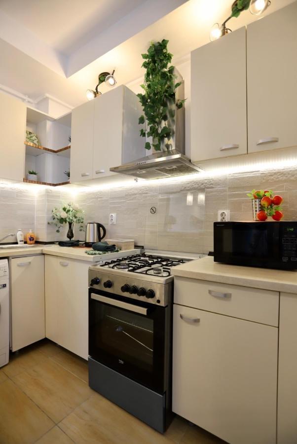 Apartament Beauty Smarald By Cosmopolis Stefanestii de Jos Eksteriør bilde
